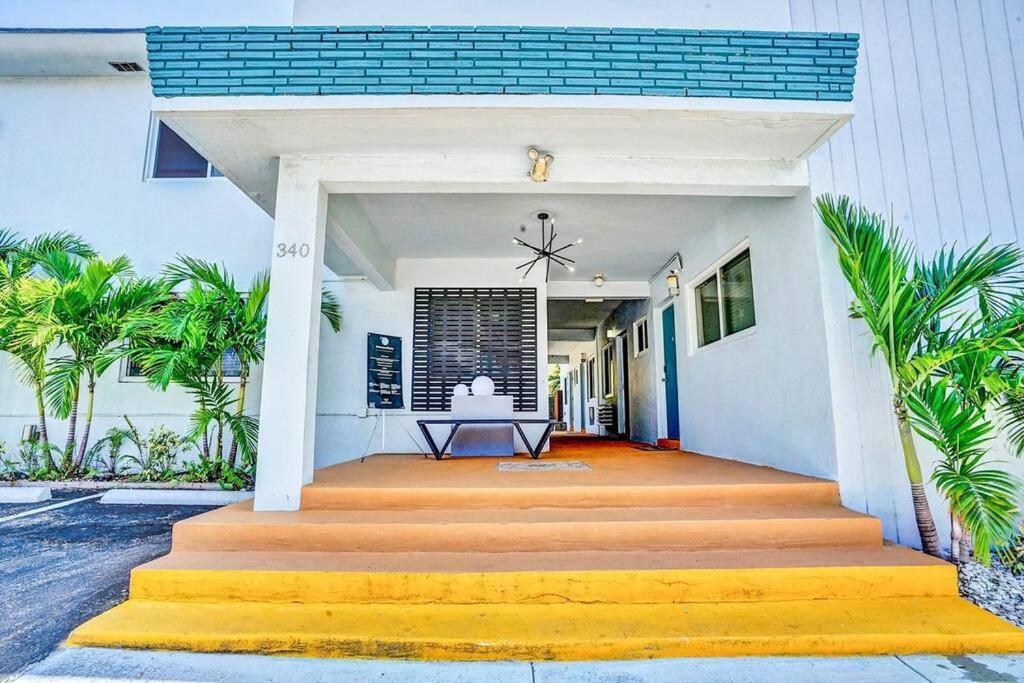Hollywood Beach, Steps To The Beach, Pool Exterior photo