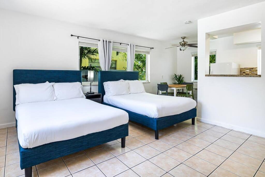 Hollywood Beach, Steps To The Beach, Pool Exterior photo