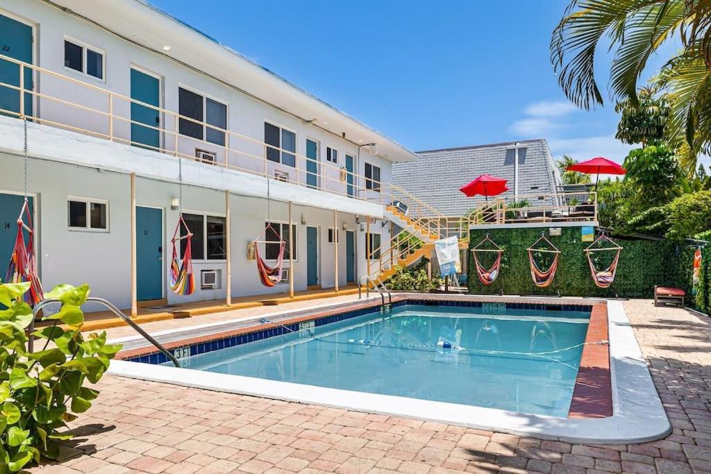 Hollywood Beach, Steps To The Beach, Pool Exterior photo